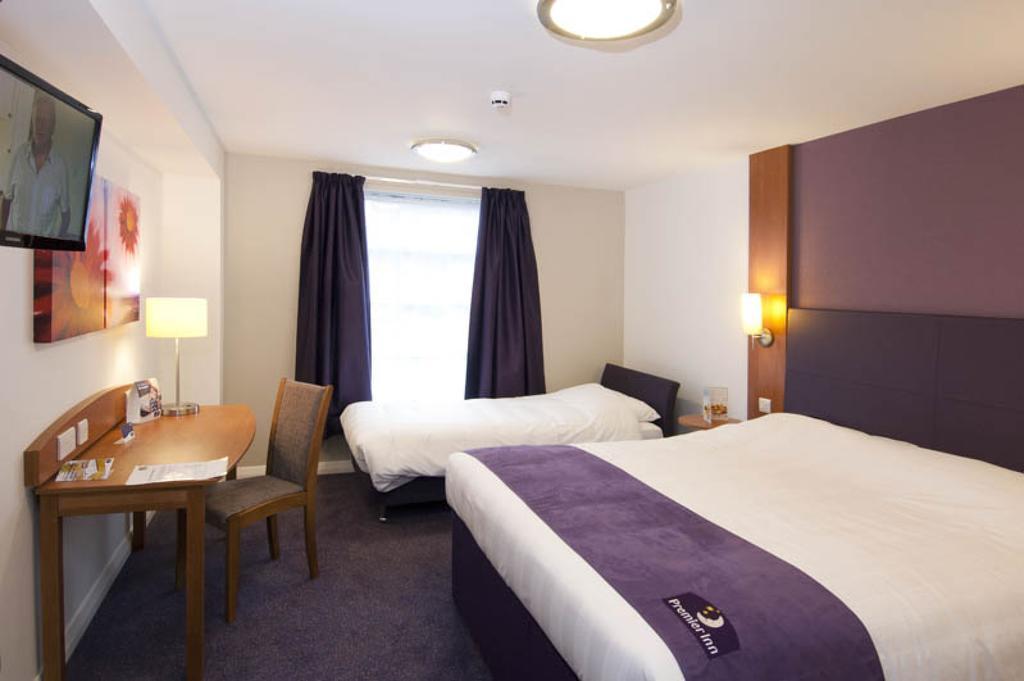 Premier Inn Reading Central Room photo