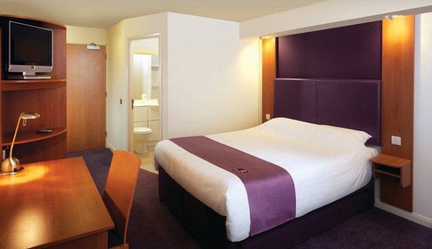 Premier Inn Reading Central Exterior photo